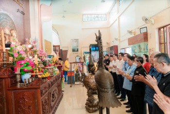 Liên đoàn Lân Sư Rồng Việt Nam dâng hương và biểu diễn tại Khu di tích Chủ tịch Hồ Chí Minh ở Udon Thani